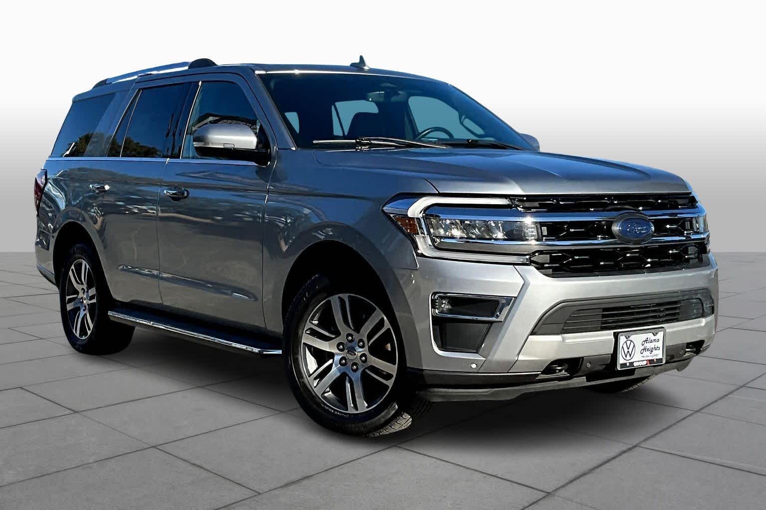 2022 Ford Expedition Limited photo 2