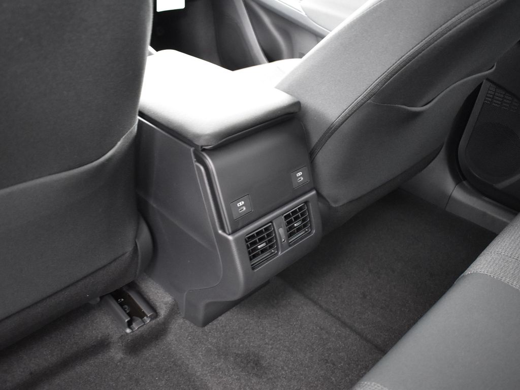 2025 Subaru Solterra Premium photo 21