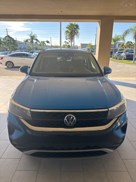 2024 Volkswagen Taos SE photo 2