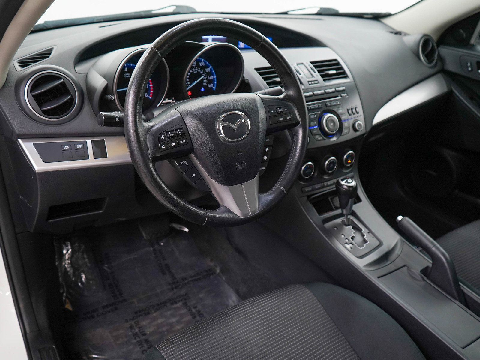 2013 Mazda Mazda3 Touring photo 16