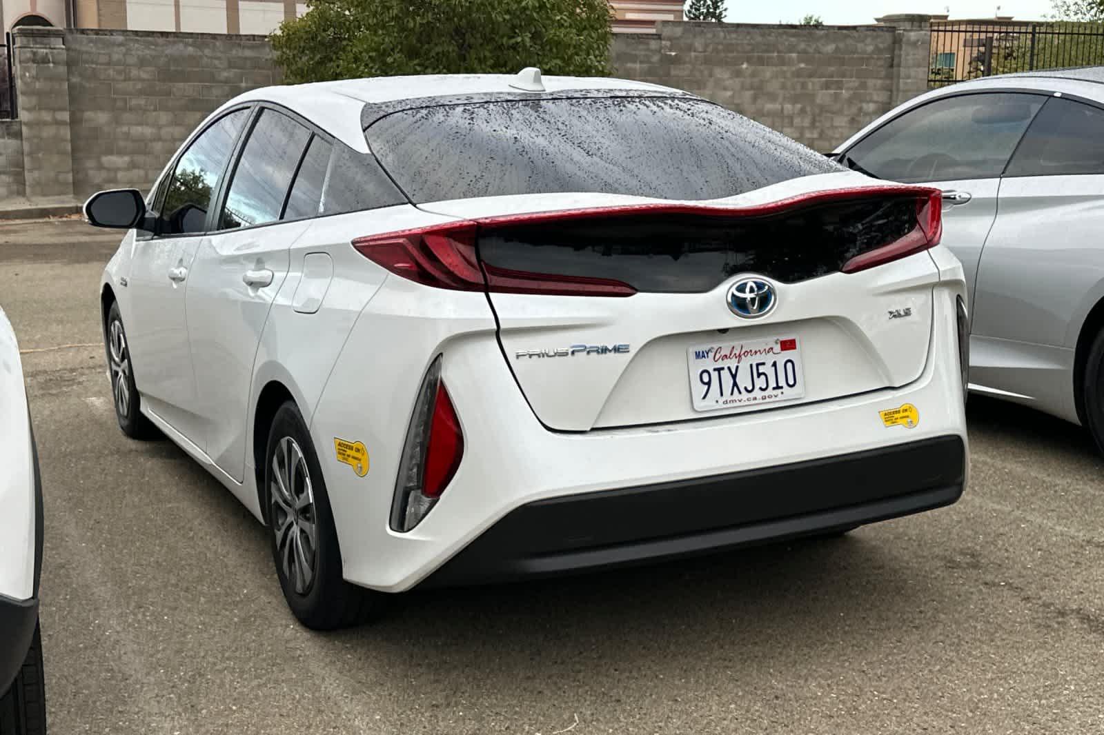 2022 Toyota Prius Prime LE photo 2