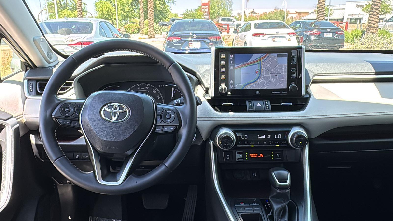 2019 Toyota RAV4 Limited photo 4