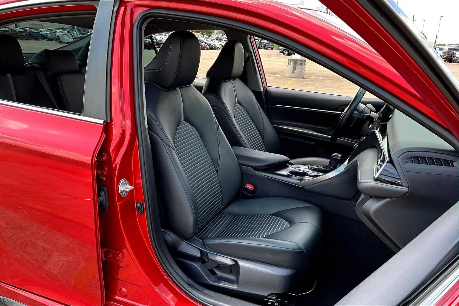 2023 Toyota Camry SE photo 8