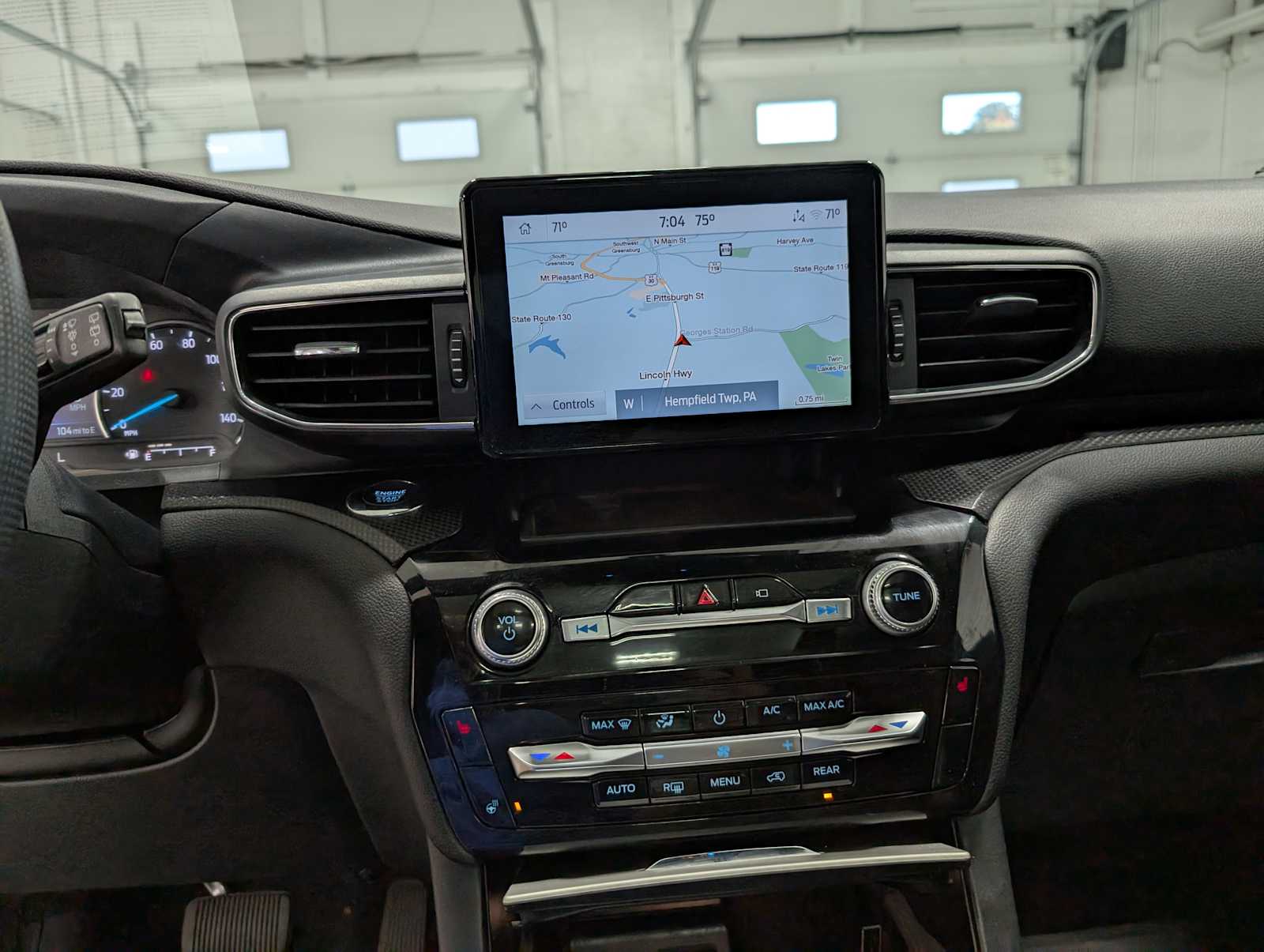 2022 Ford Explorer ST-Line photo 30
