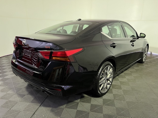2024 Nissan Altima 2.5 SR photo 7