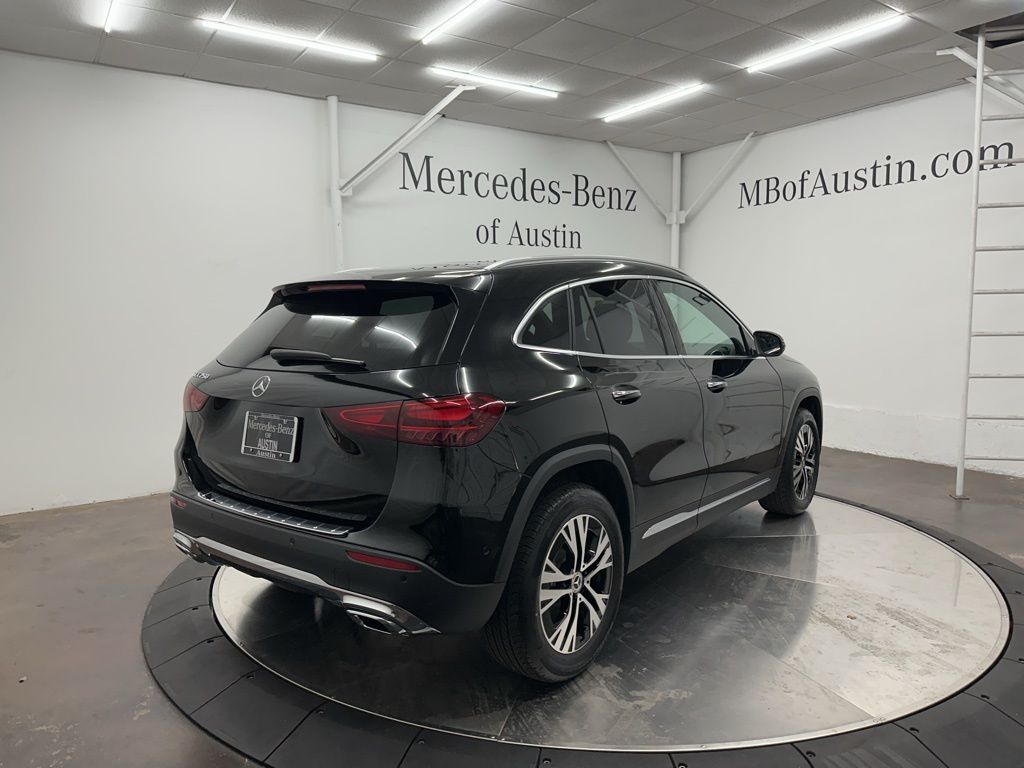 2025 Mercedes Benz GLA 250 photo 7