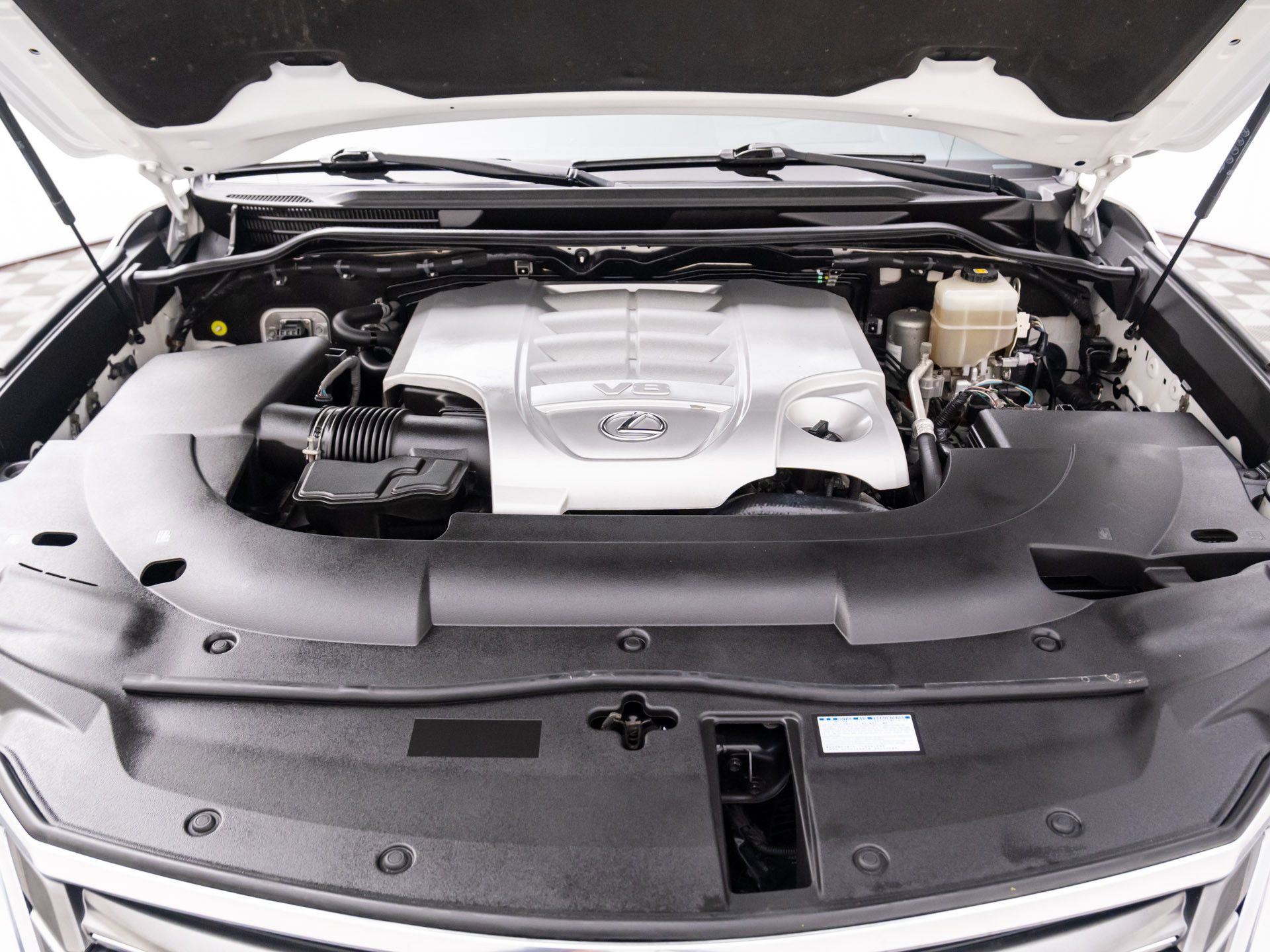 2019 Lexus LX 570 photo 30