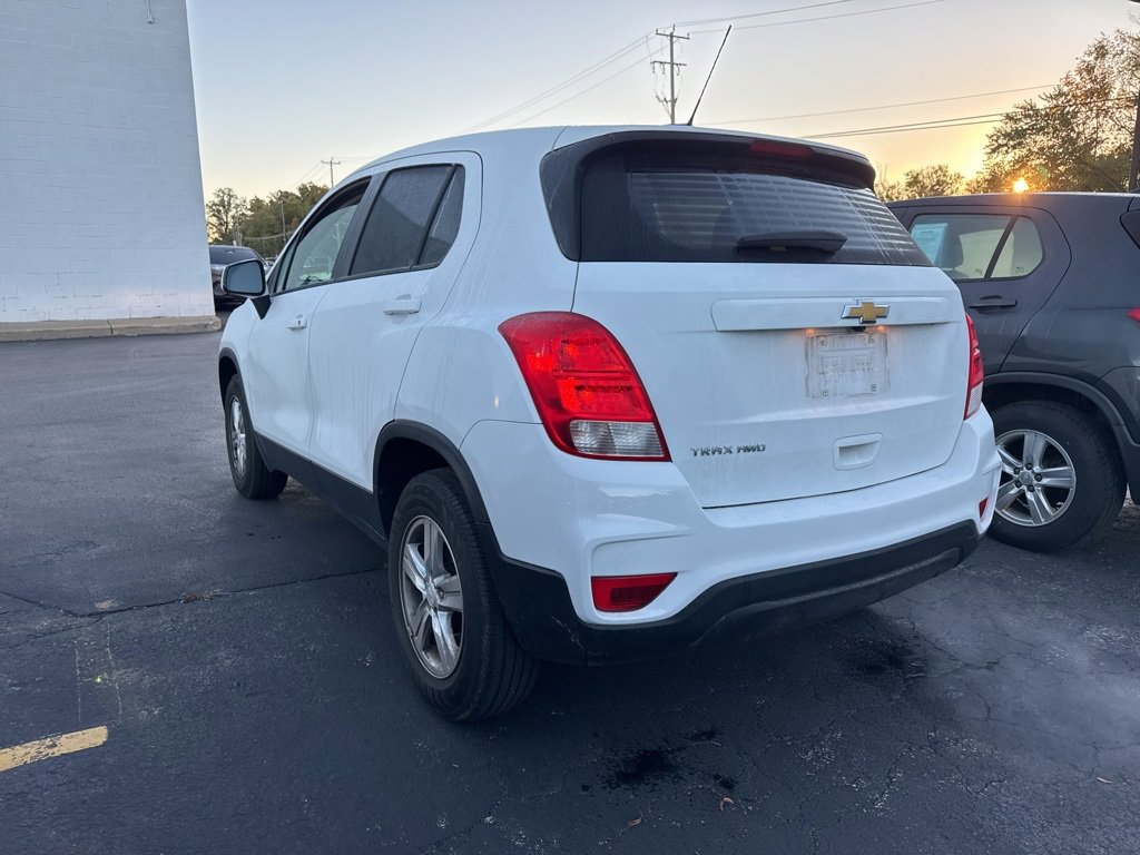 2022 Chevrolet Trax LS photo 4