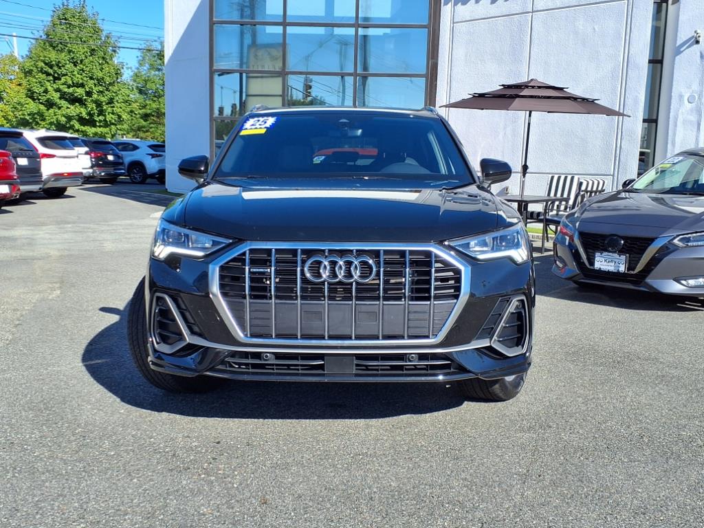 2025 Audi Q3 S line Premium photo 2
