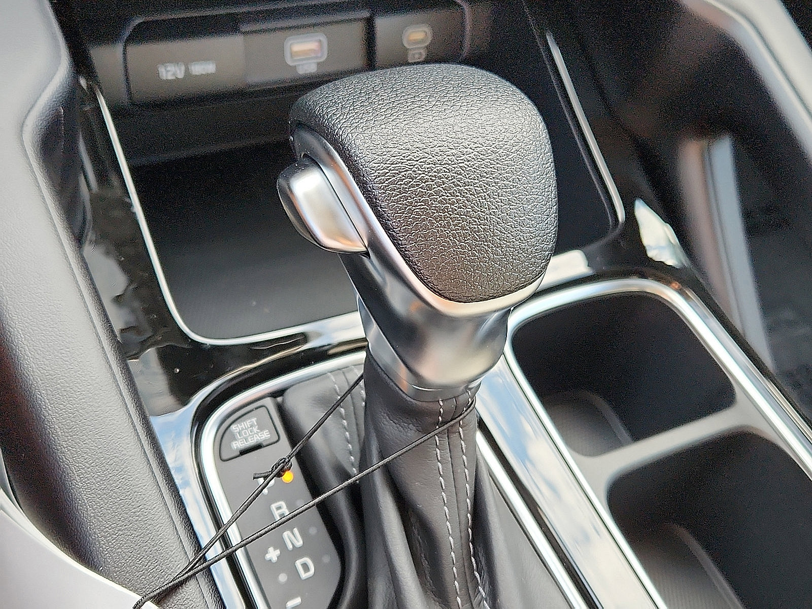 2025 Kia Telluride LX photo 6