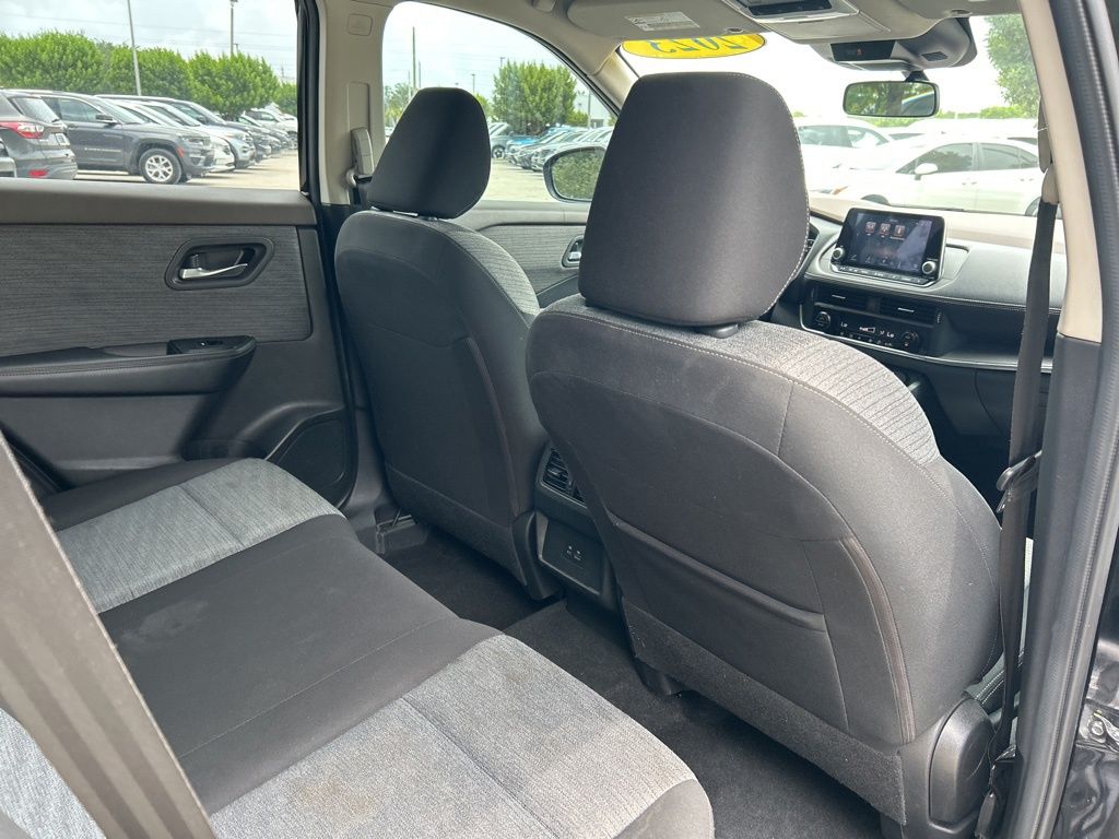 2023 Nissan Rogue SV photo 38