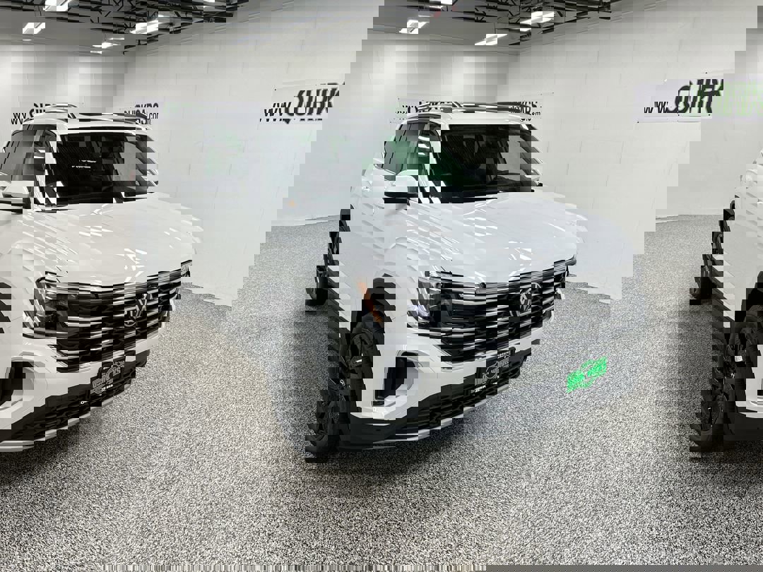 2026 Volkswagen Atlas SE Technology photo 3