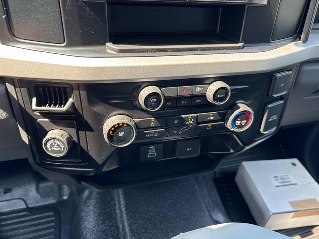 2025 Ford F-350 photo 9