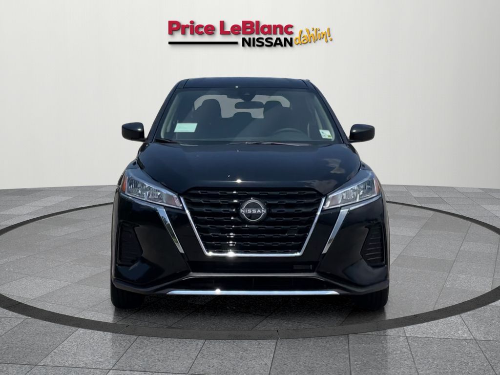 2025 Nissan Kicks Play S photo 2