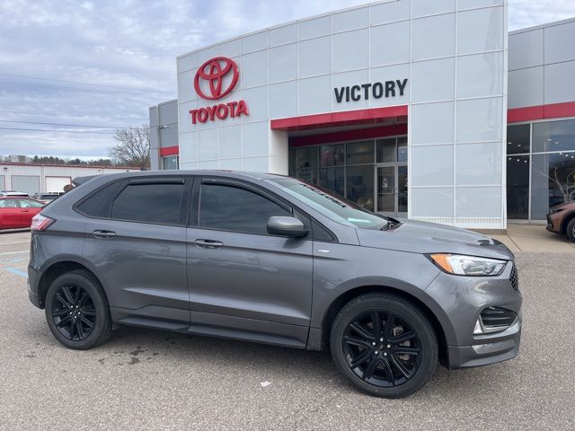 2022 Ford Edge ST-Line's photo