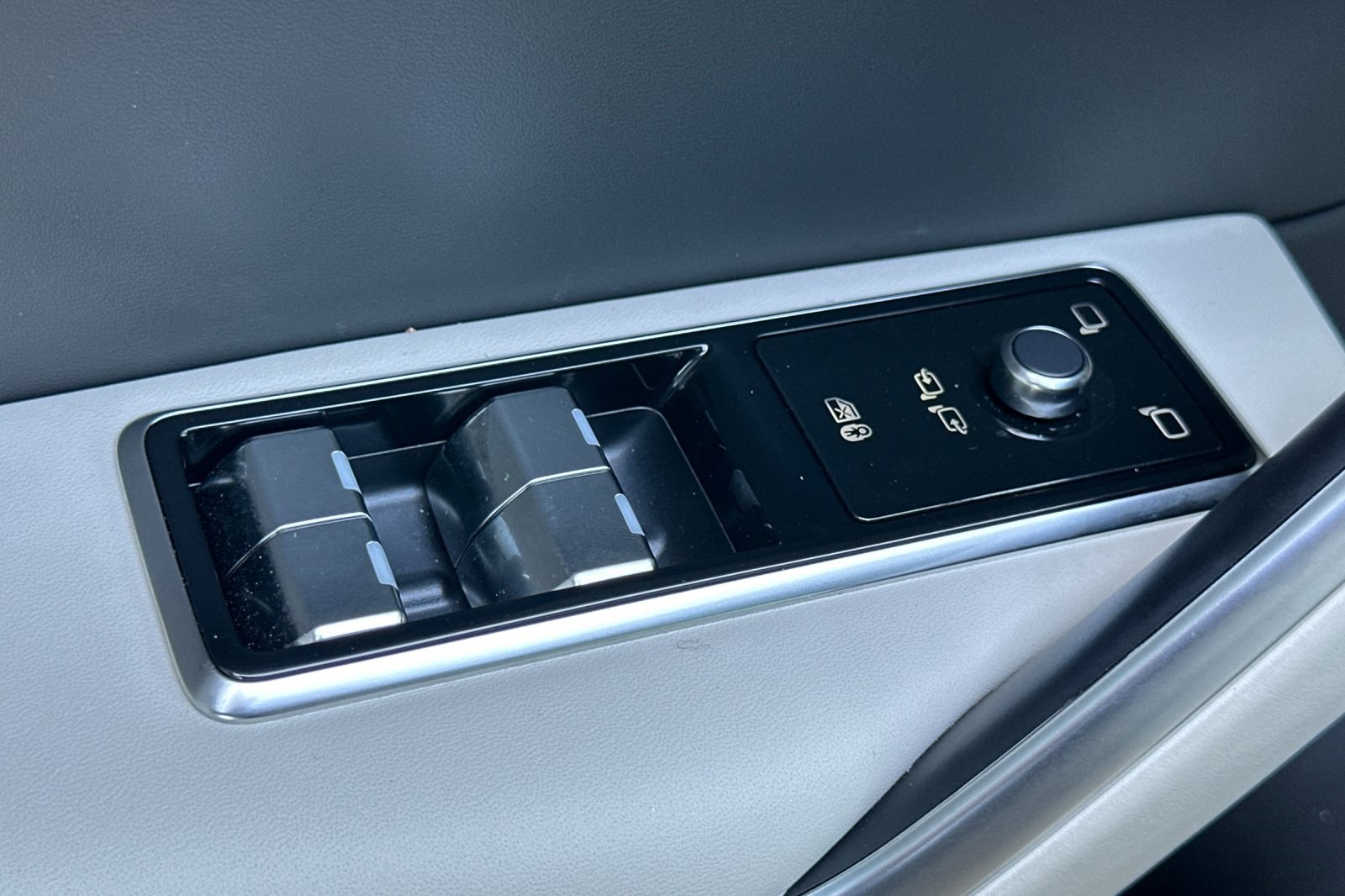 2025 Jaguar F-PACE P250 R-Dynamic S photo 12