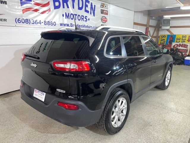 Used 2018 Jeep Cherokee Latitude Plus with VIN 1C4PJMLB2JD572326 for sale in Beloit, WI