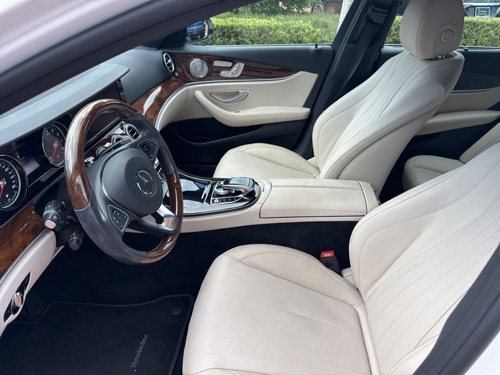 2018 Mercedes Benz E 400 4MATIC photo 3