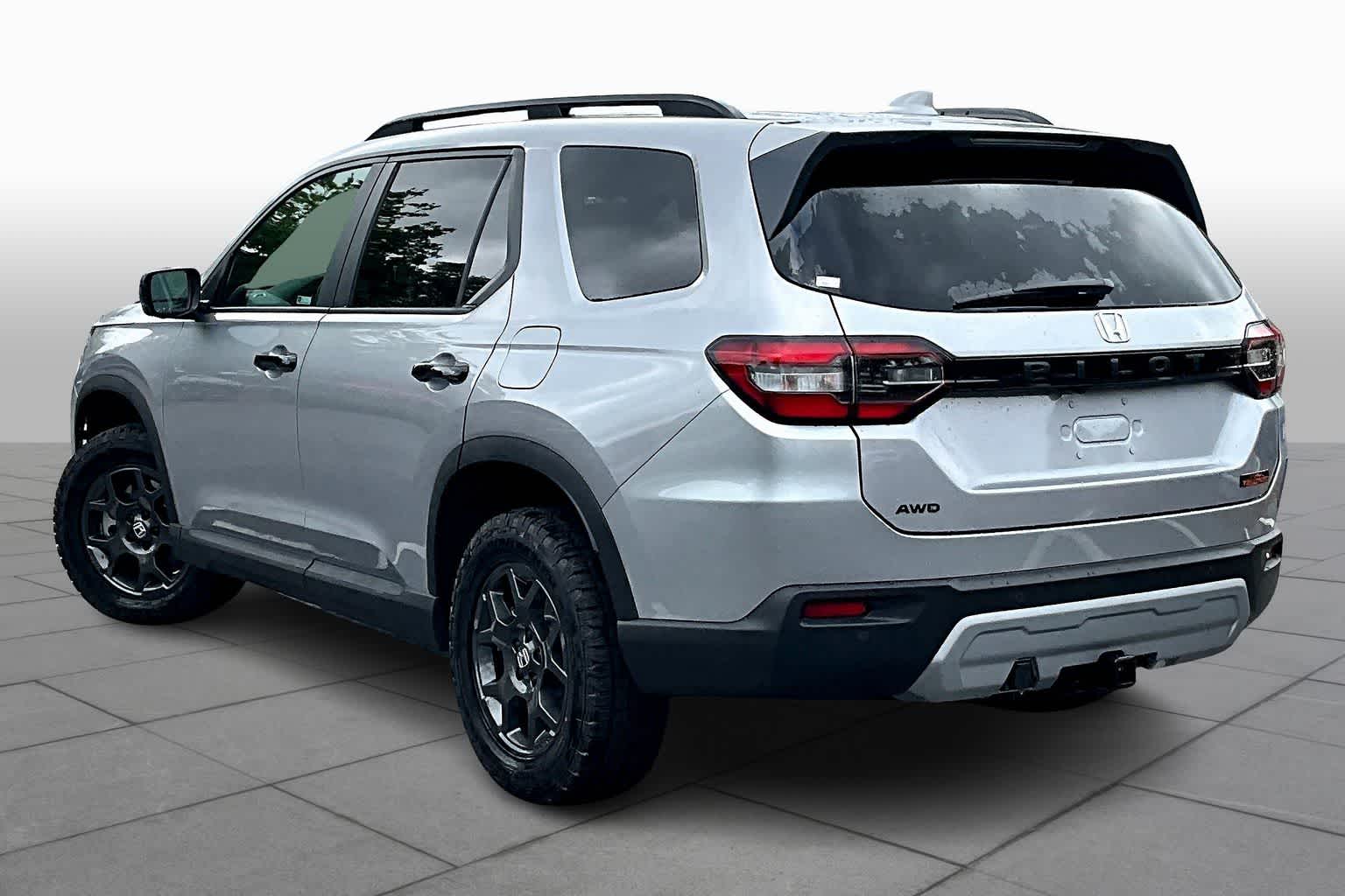 2025 Honda Pilot TrailSport photo 4