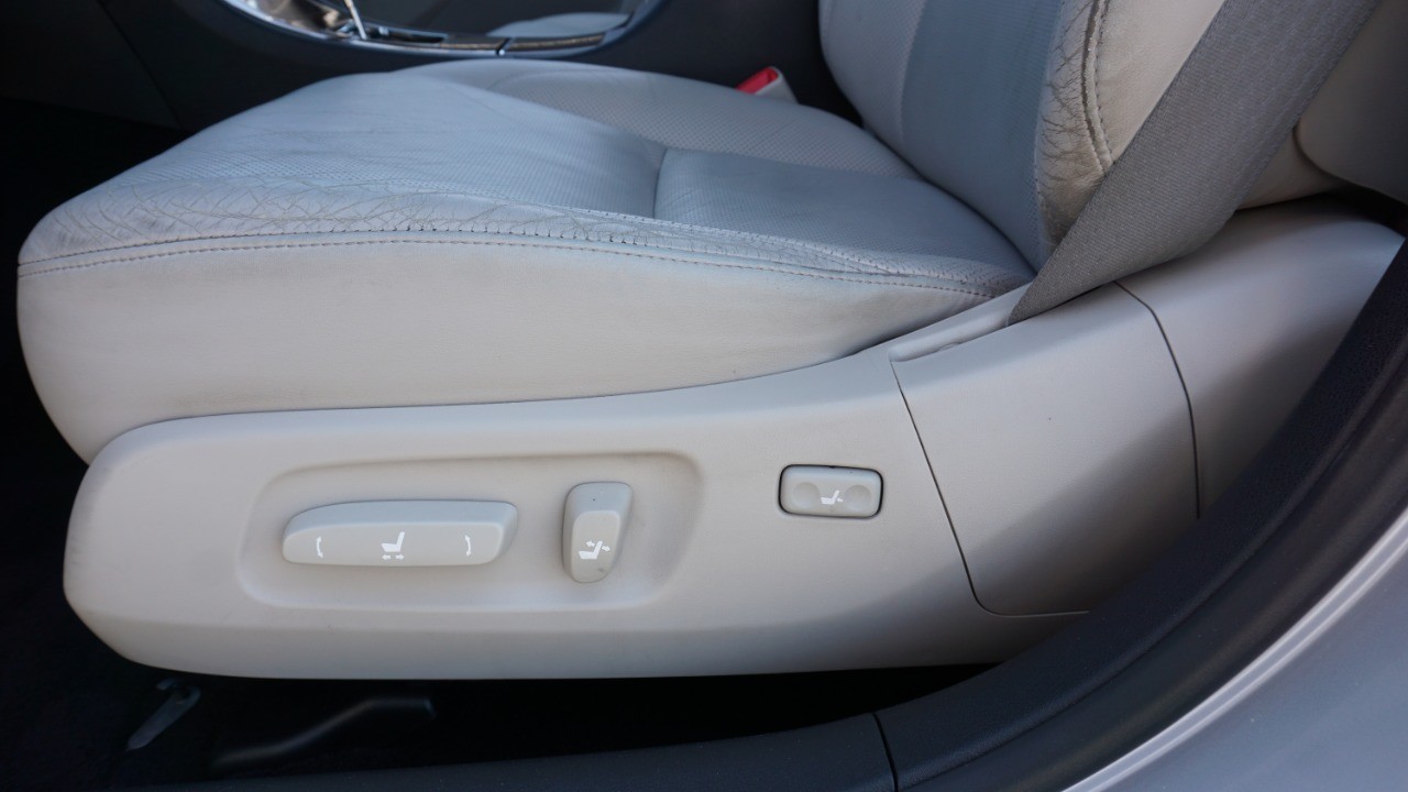 2010 Lexus ES 350 photo 24