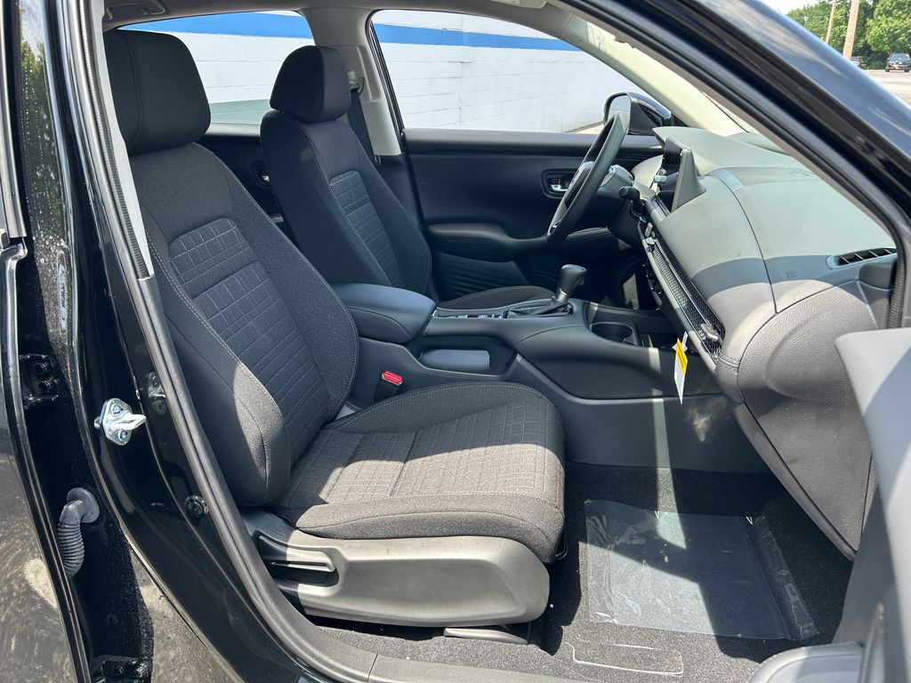 2026 Honda HR-V LX photo 21