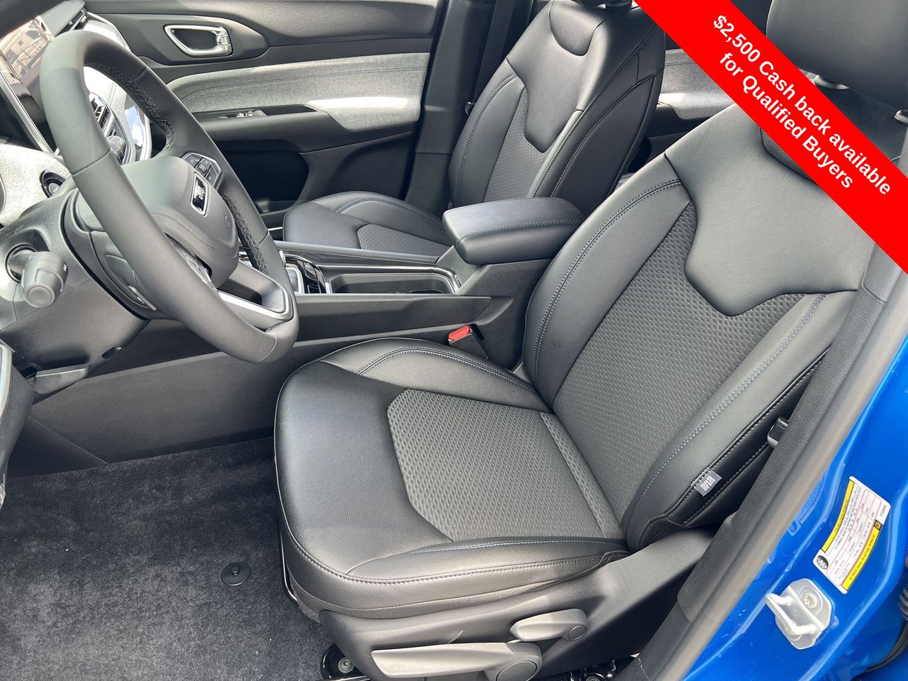 2025 Jeep Compass Latitude photo 3