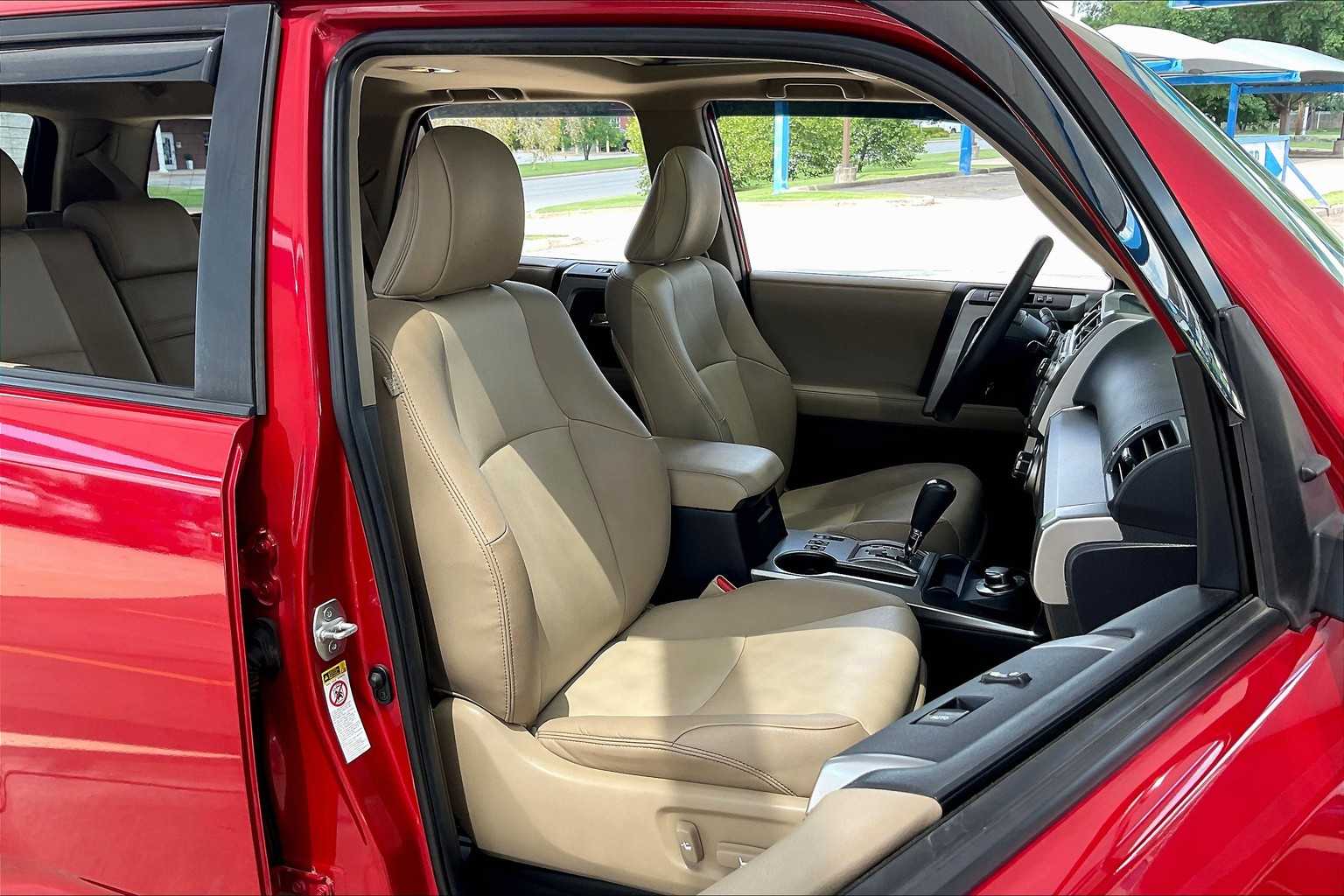 2019 Toyota 4Runner SR5 Premium photo 8