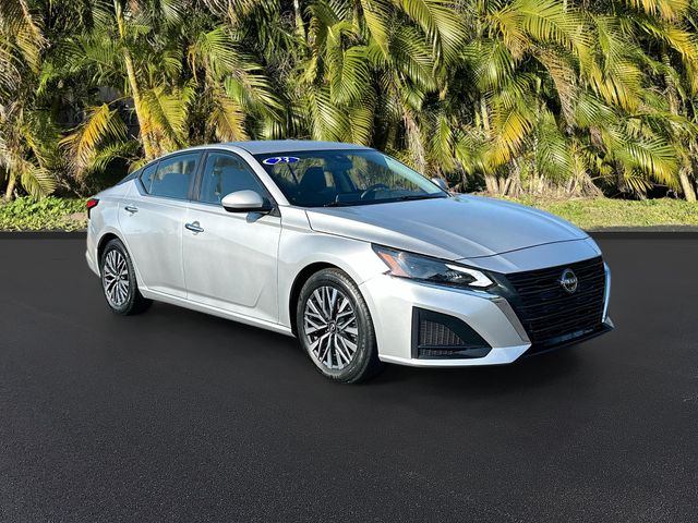 2023 Nissan Altima 2.5 SV photo 2
