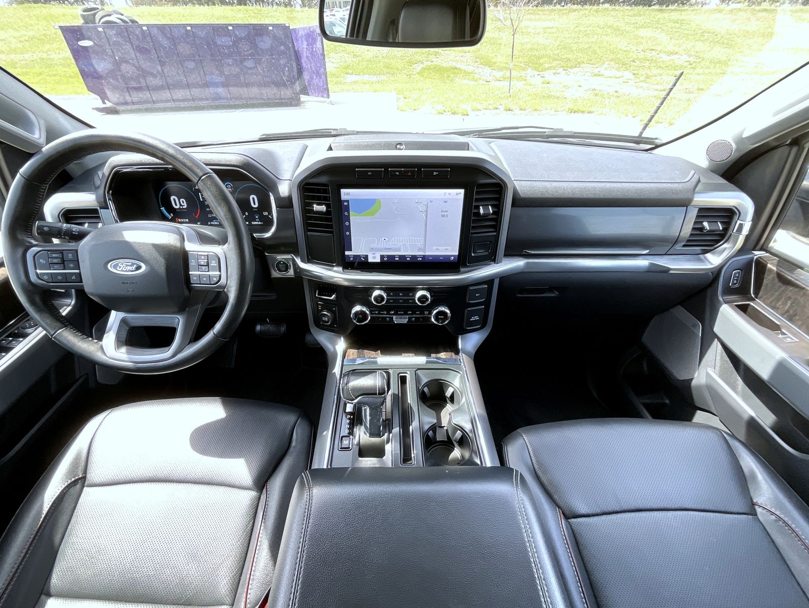 2023 Ford F-150 Lariat photo 14