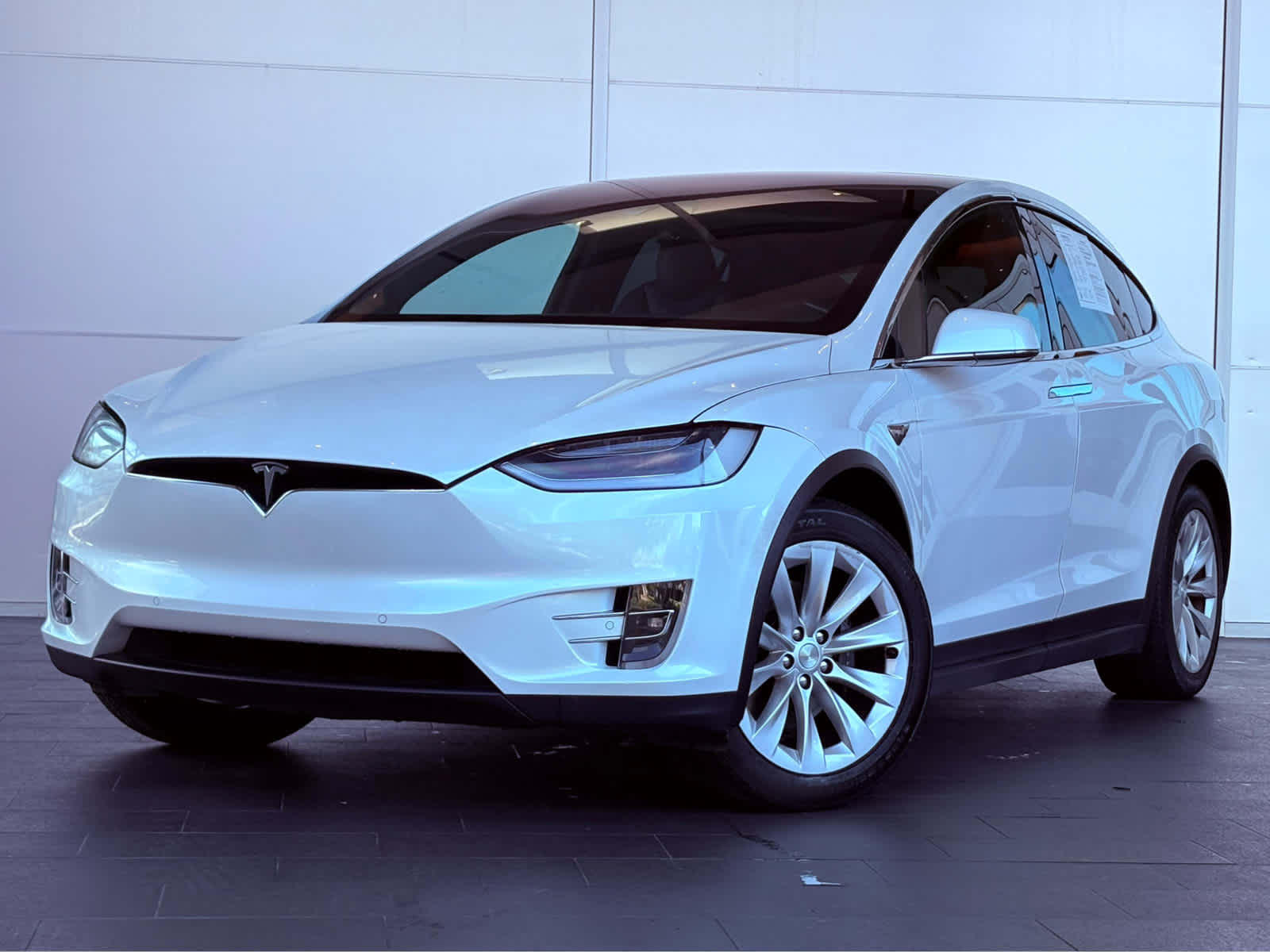 2020 Tesla Model X Long Range Plus's photo