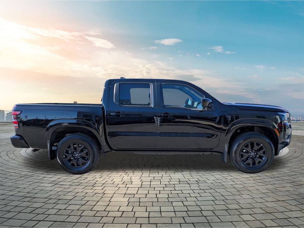2026 Nissan Frontier Crew Cab SV photo 2