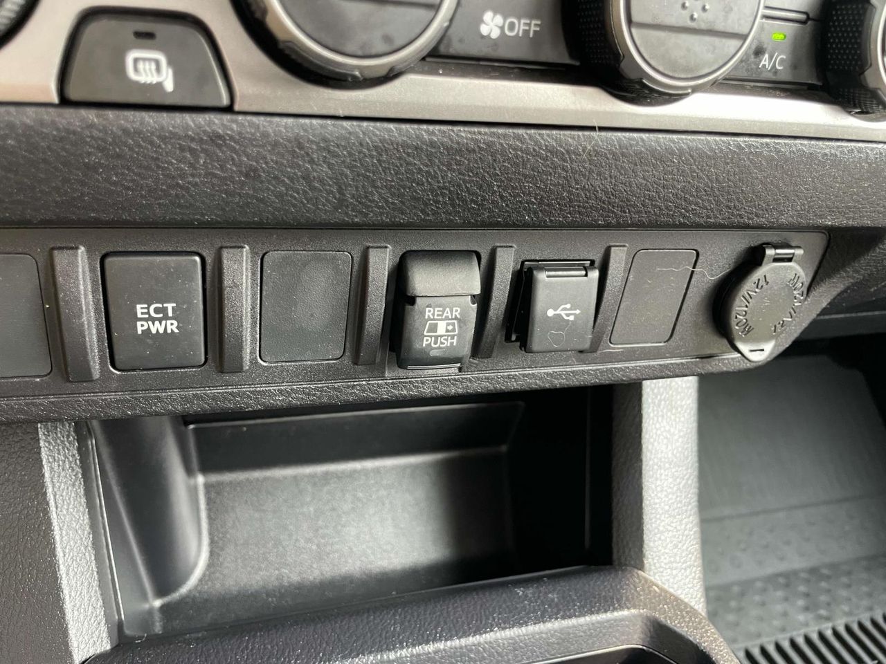 2022 Toyota Tacoma SR5 V6 photo 29