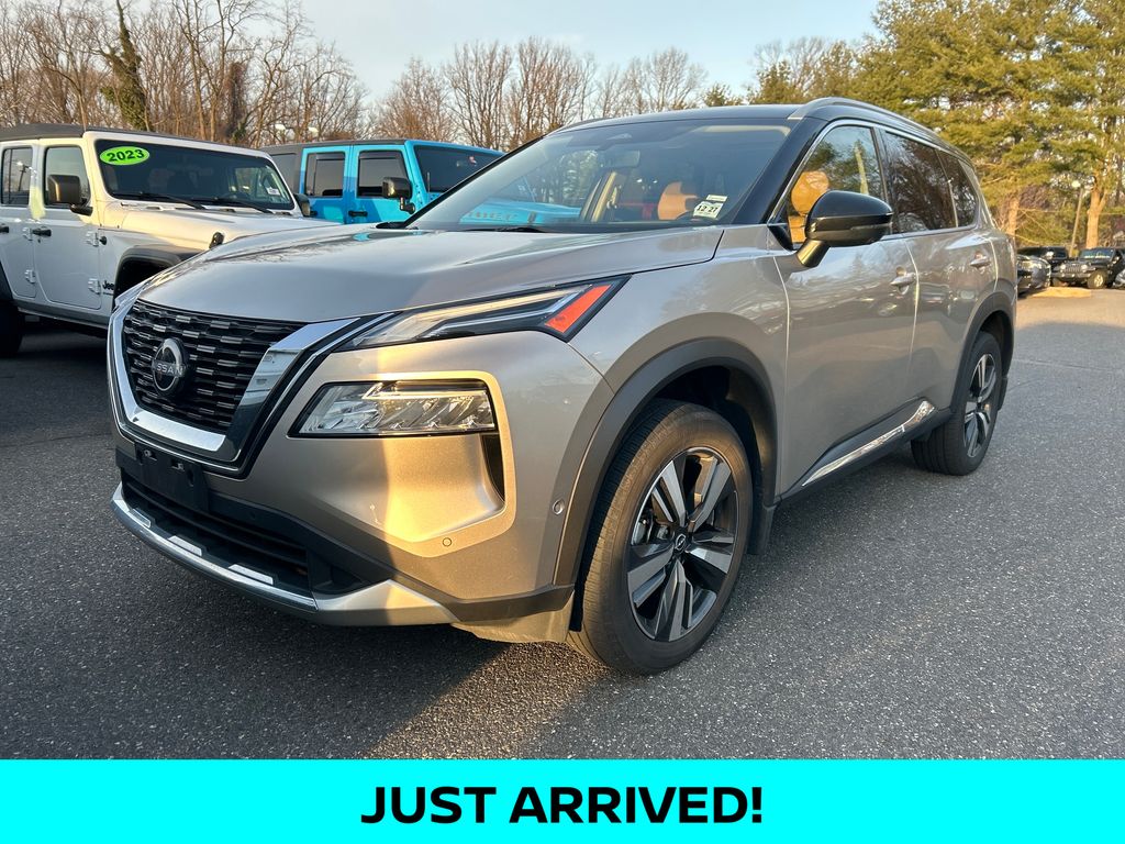 2023 Nissan Rogue Platinum's photo