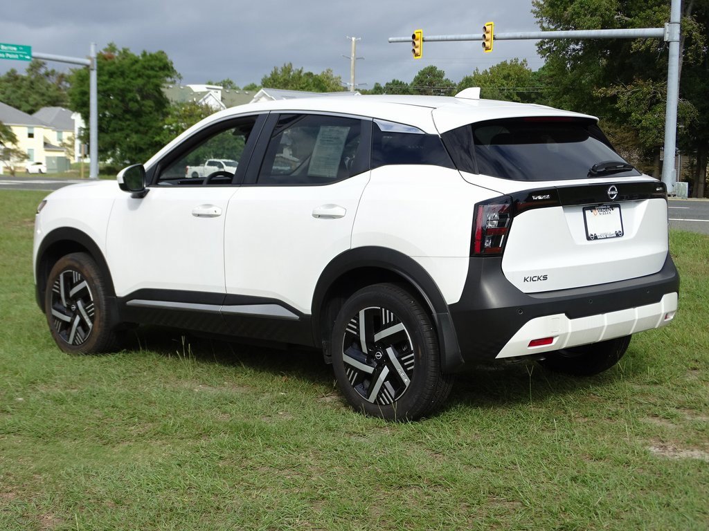 2025 Nissan Kicks SV photo 4