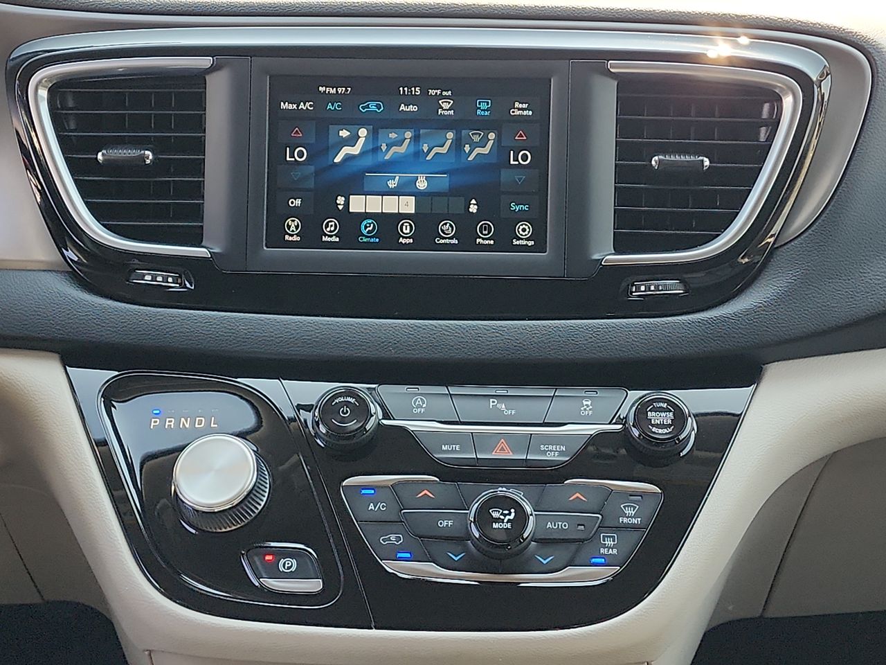 2020 Chrysler Pacifica Touring L photo 17