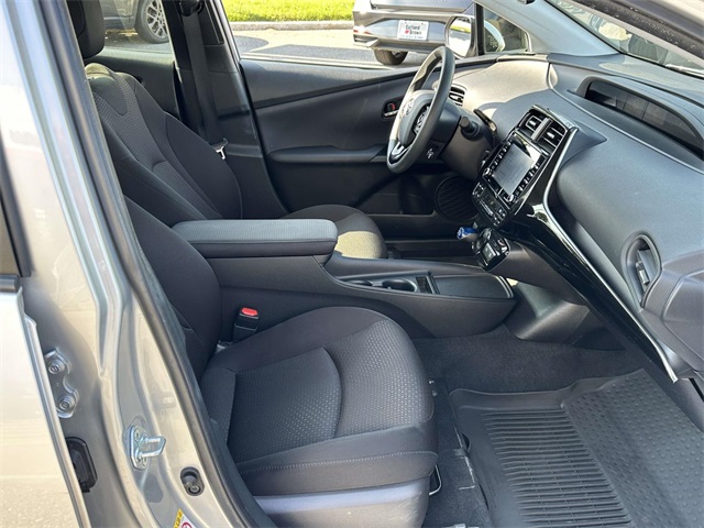 2022 Toyota Prius LE AWD-e photo 13