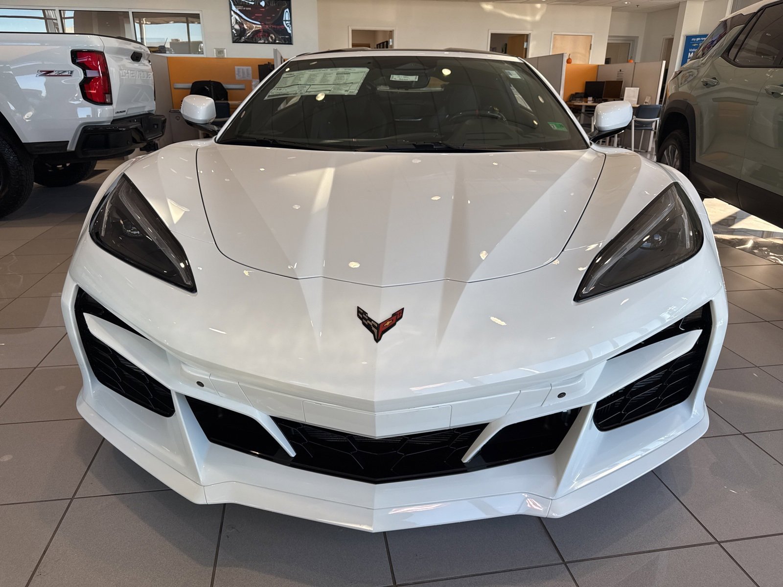 2025 Chevrolet Corvette E-Ray 3LZ photo 2