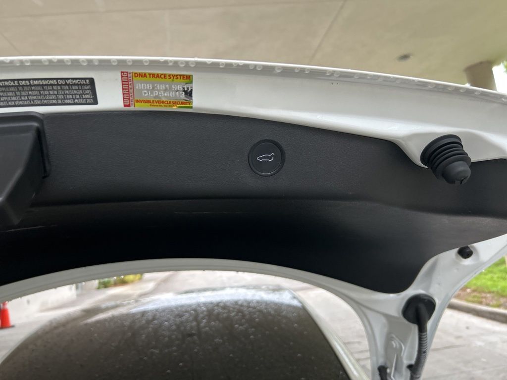 2021 Tesla Model 3 Standard Range Plus photo 25