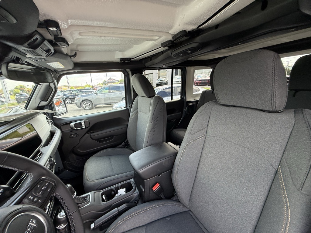 2025 Jeep Wrangler Sport S photo 13
