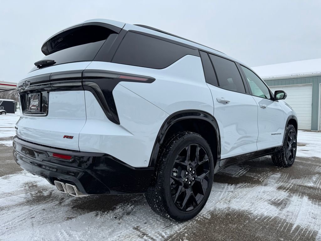 2026 Chevrolet Traverse RS photo 2