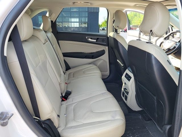 2019 Ford Edge Titanium photo 11