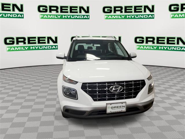 2025 Hyundai Venue SEL photo 4