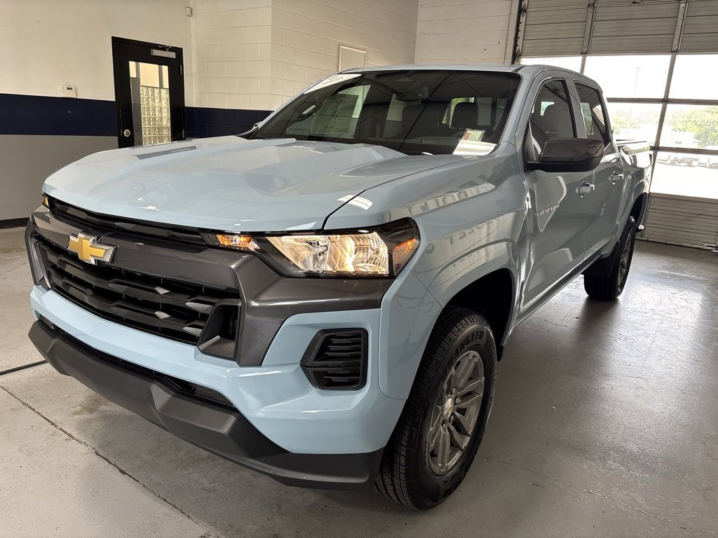 2025 Chevrolet Colorado Work Truck LT photo 28