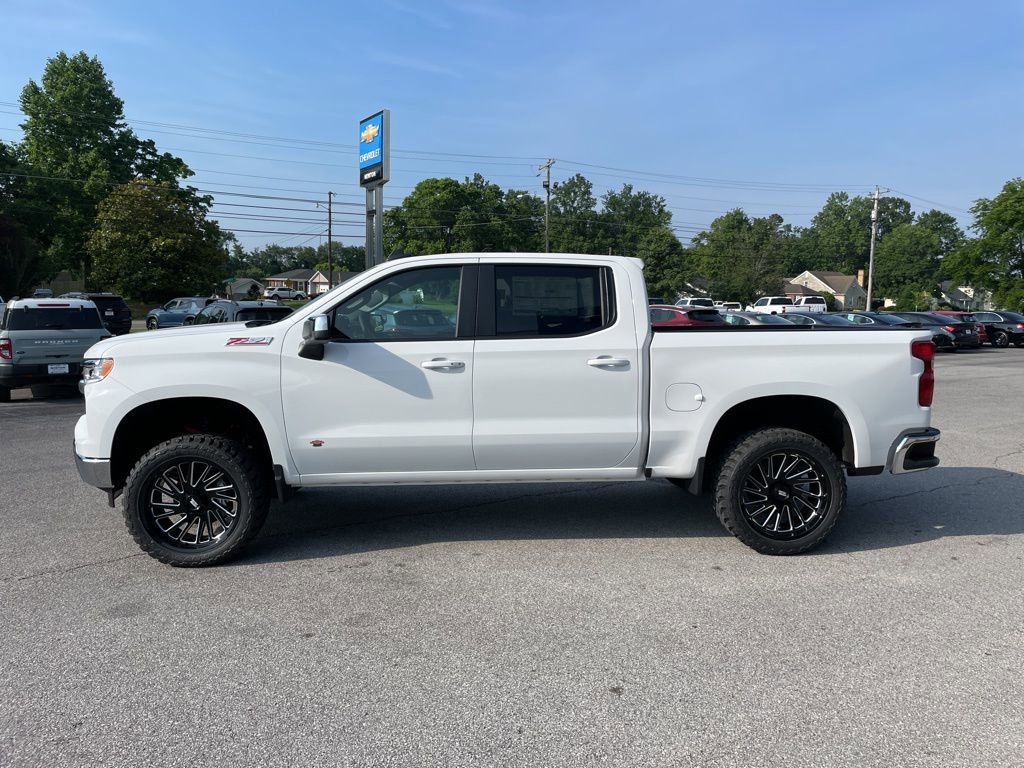 2025 Chevrolet Silverado 1500 LT photo 4