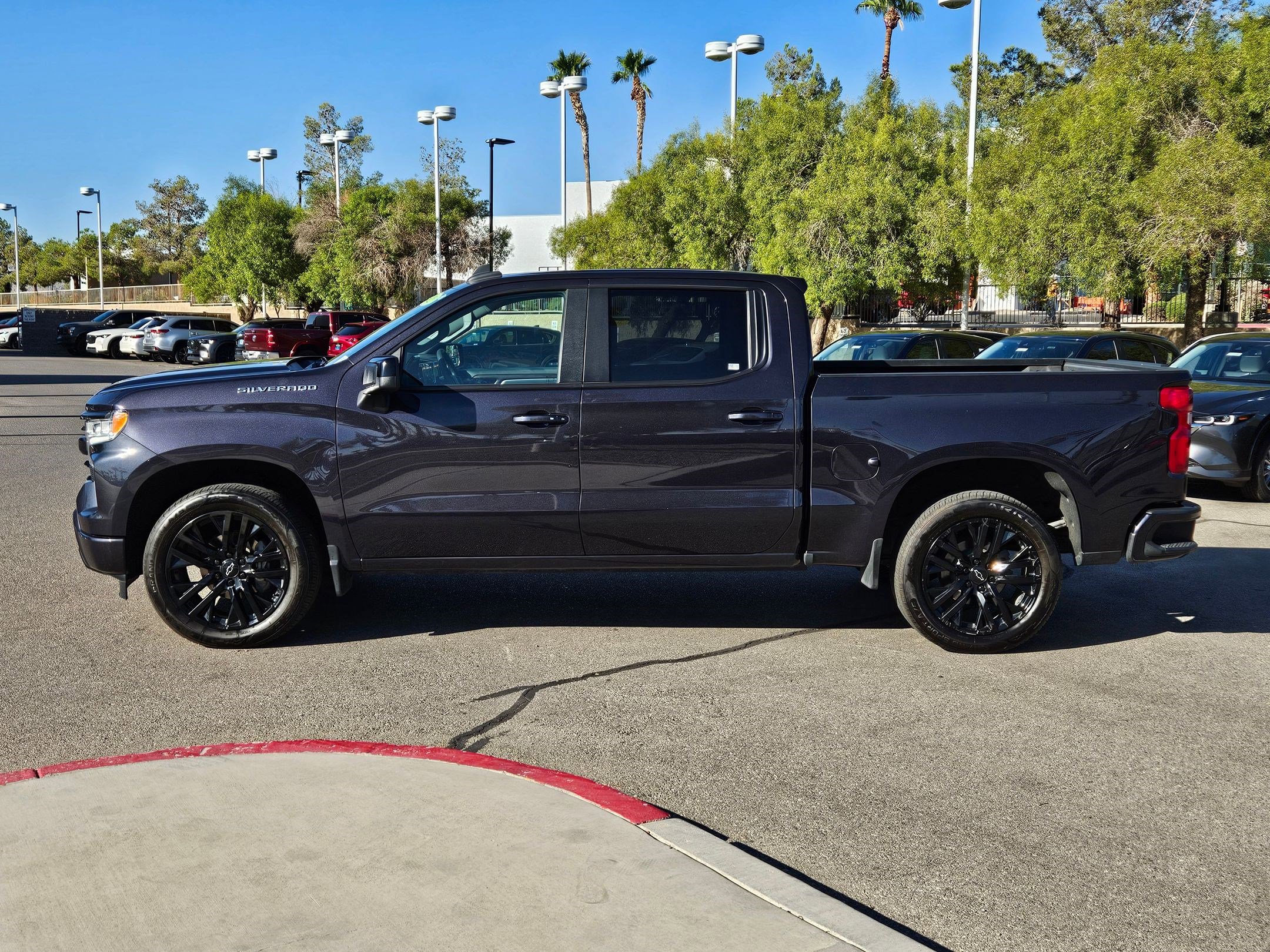 2022 Chevrolet Silverado 1500 RST photo 2