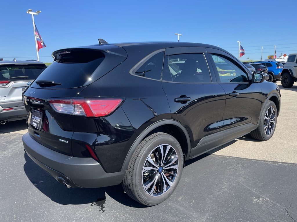 2022 Ford Escape SE photo 4