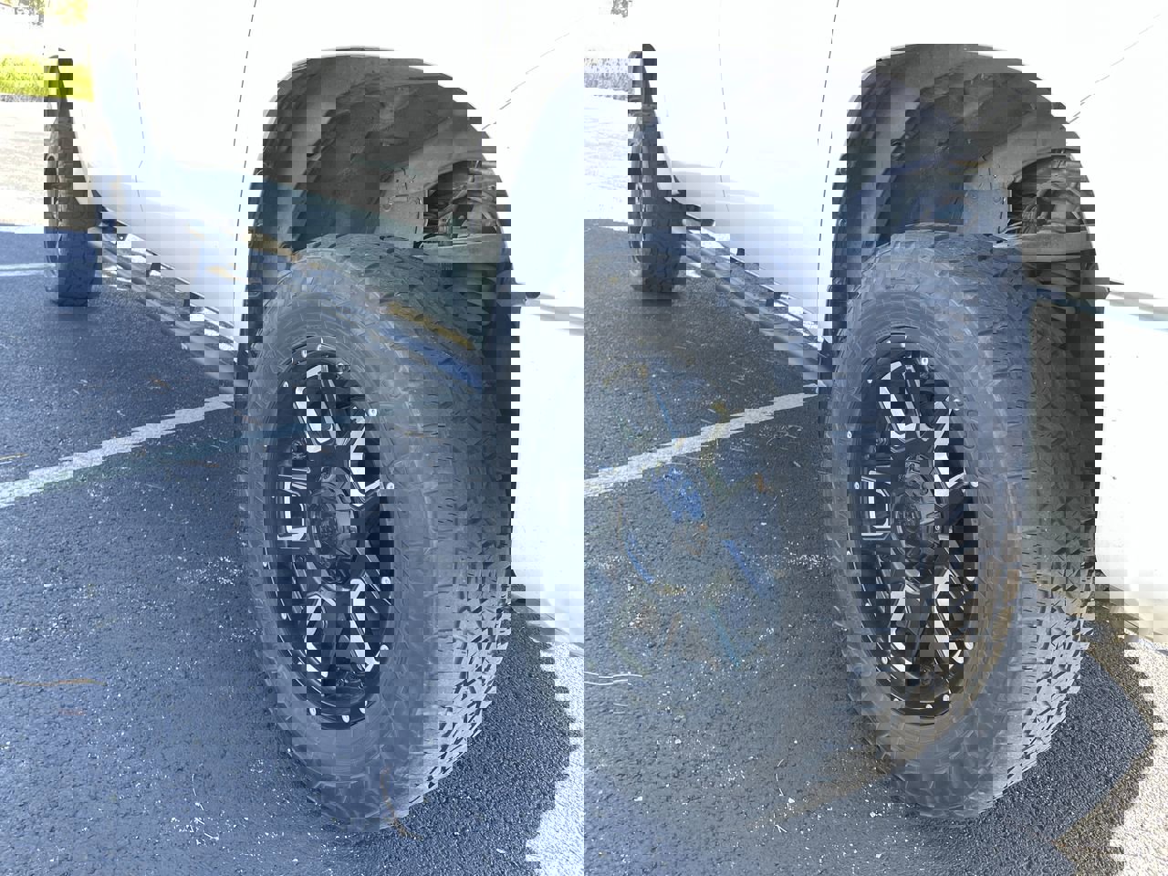 Used 2017 Toyota Tundra Platinum with VIN 5TFAW5F19HX599449 for sale in Kansas City