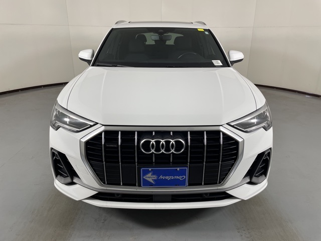 2024 Audi Q3 S line Premium photo 3