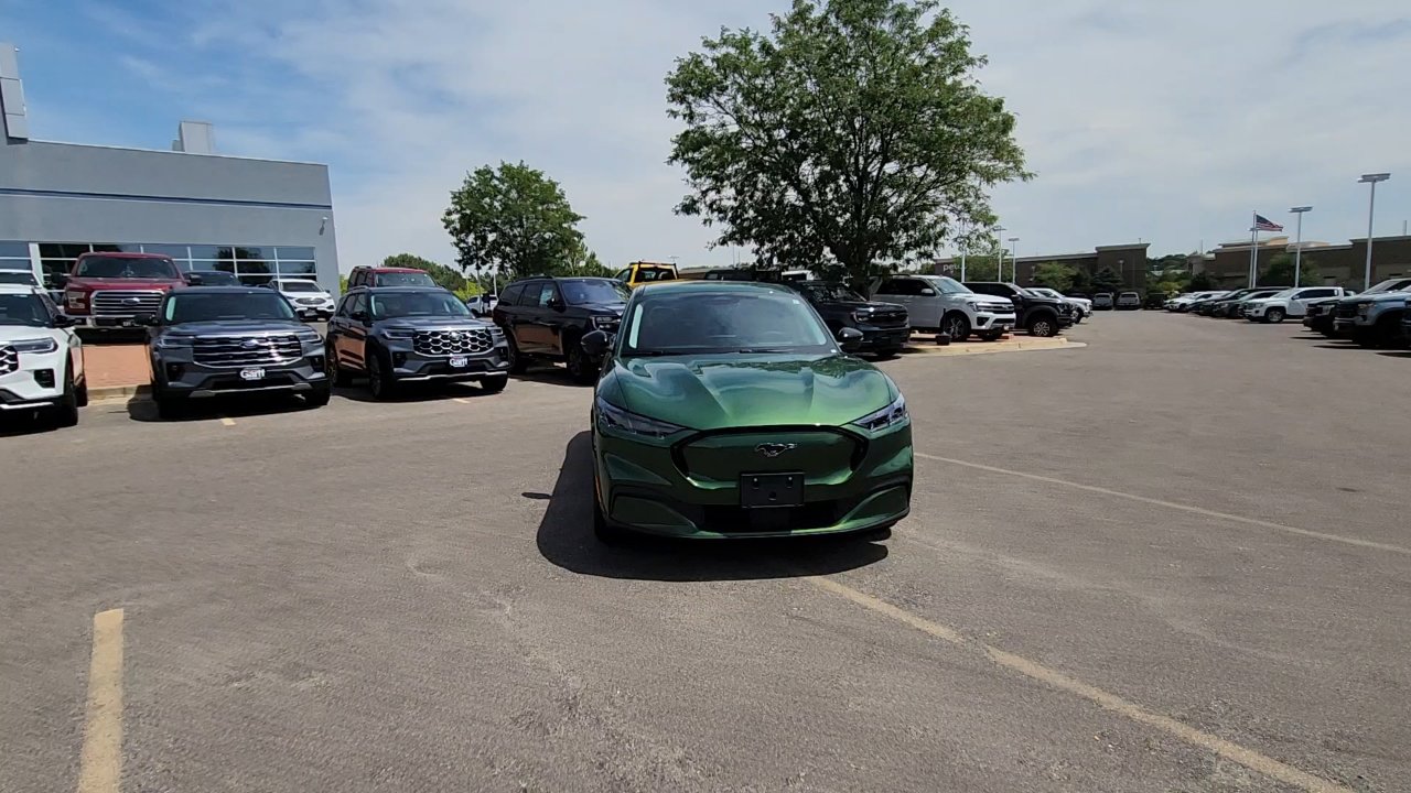 2025 Ford Mustang Mach-E Premium photo 6
