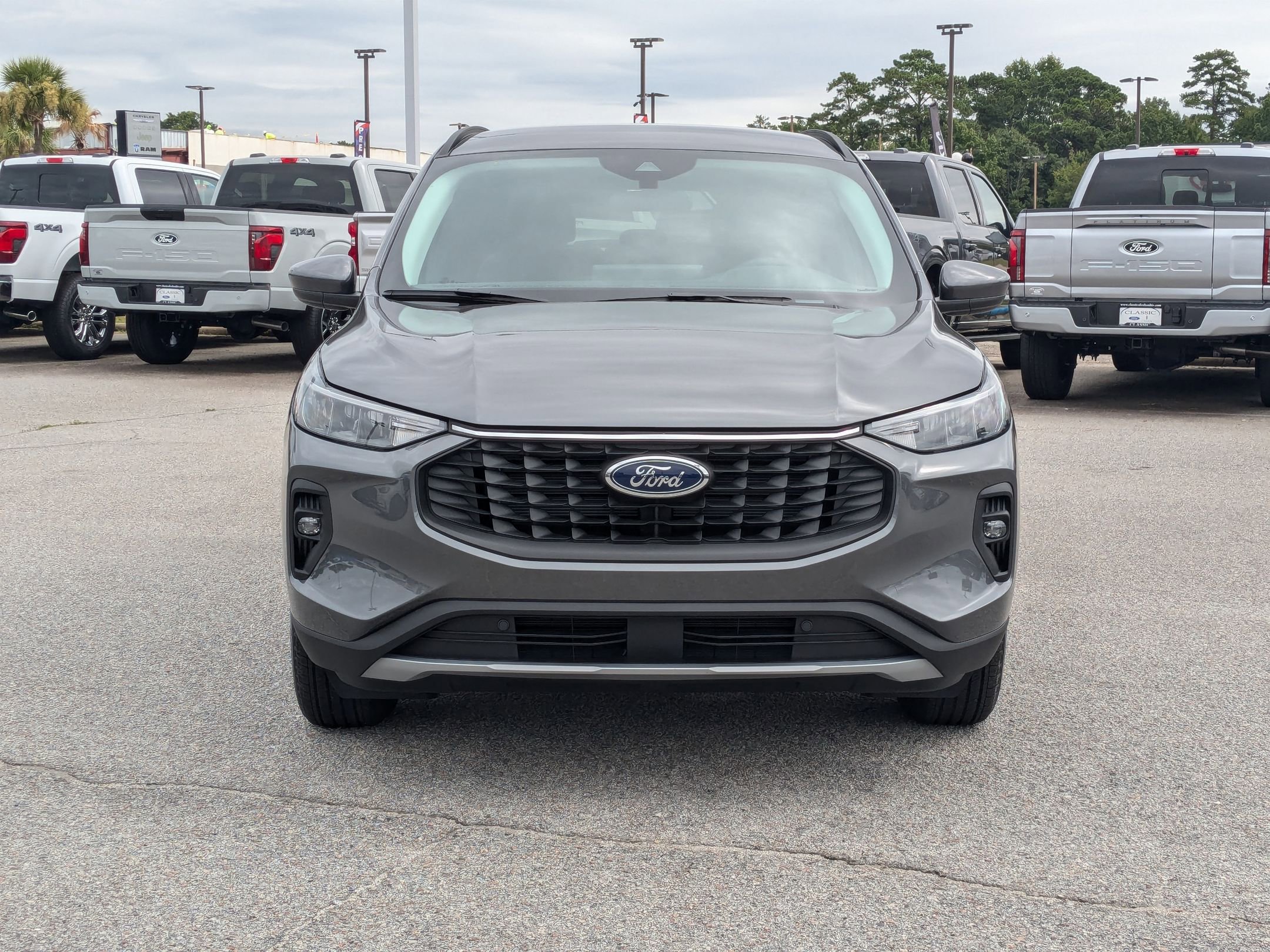 2024 Ford Escape Plug-In Hybrid photo 2